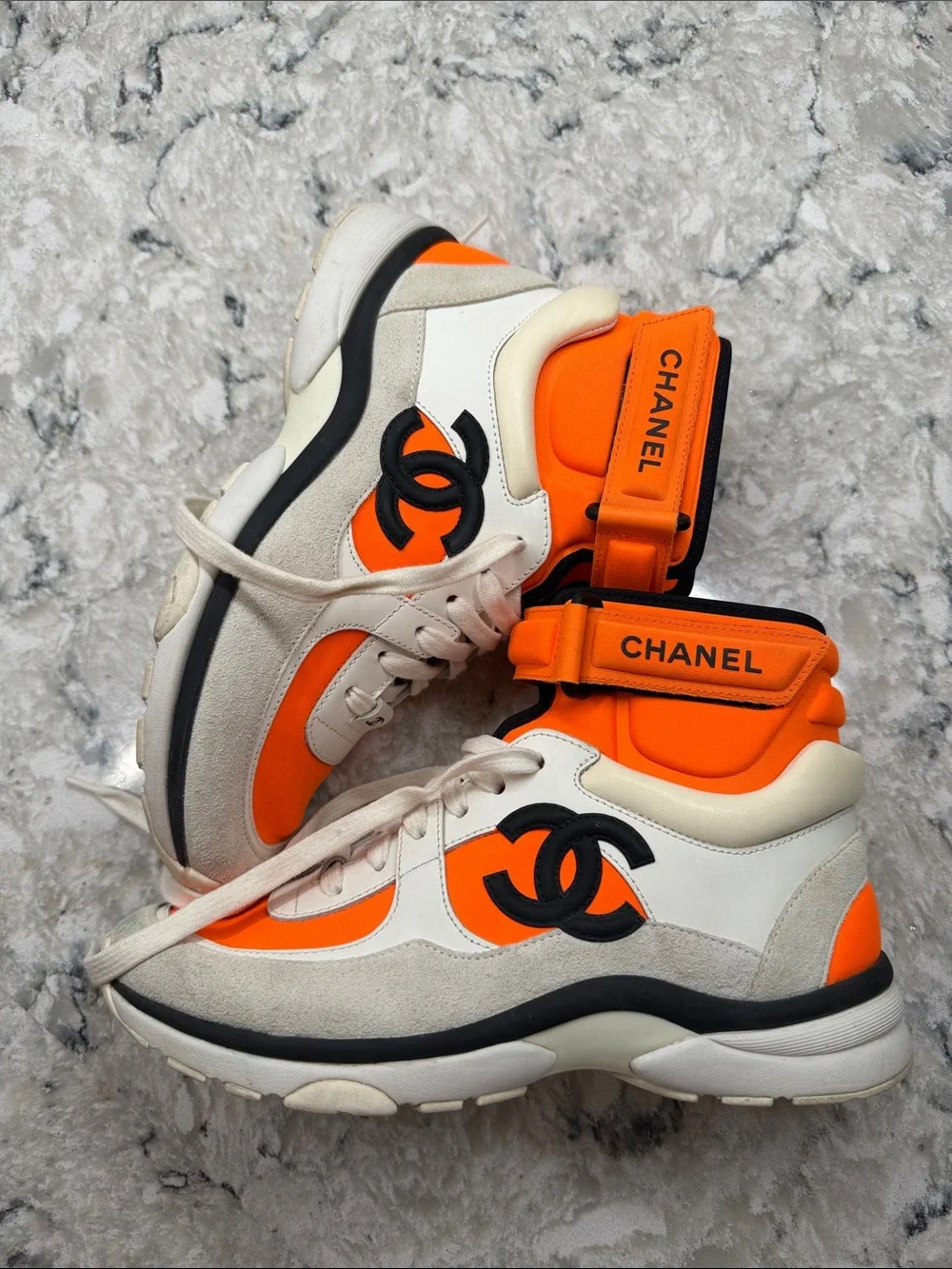 Chanel Interlocking CC / Logo High-Top Sneaker